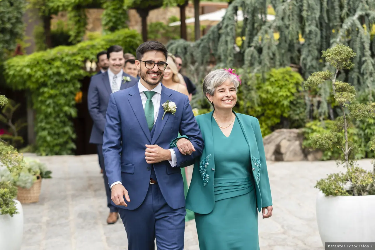4014785 Novias con personalidad: vestidos de novia únicos.